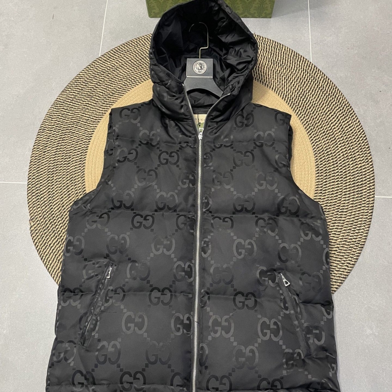 G*u*i down coat